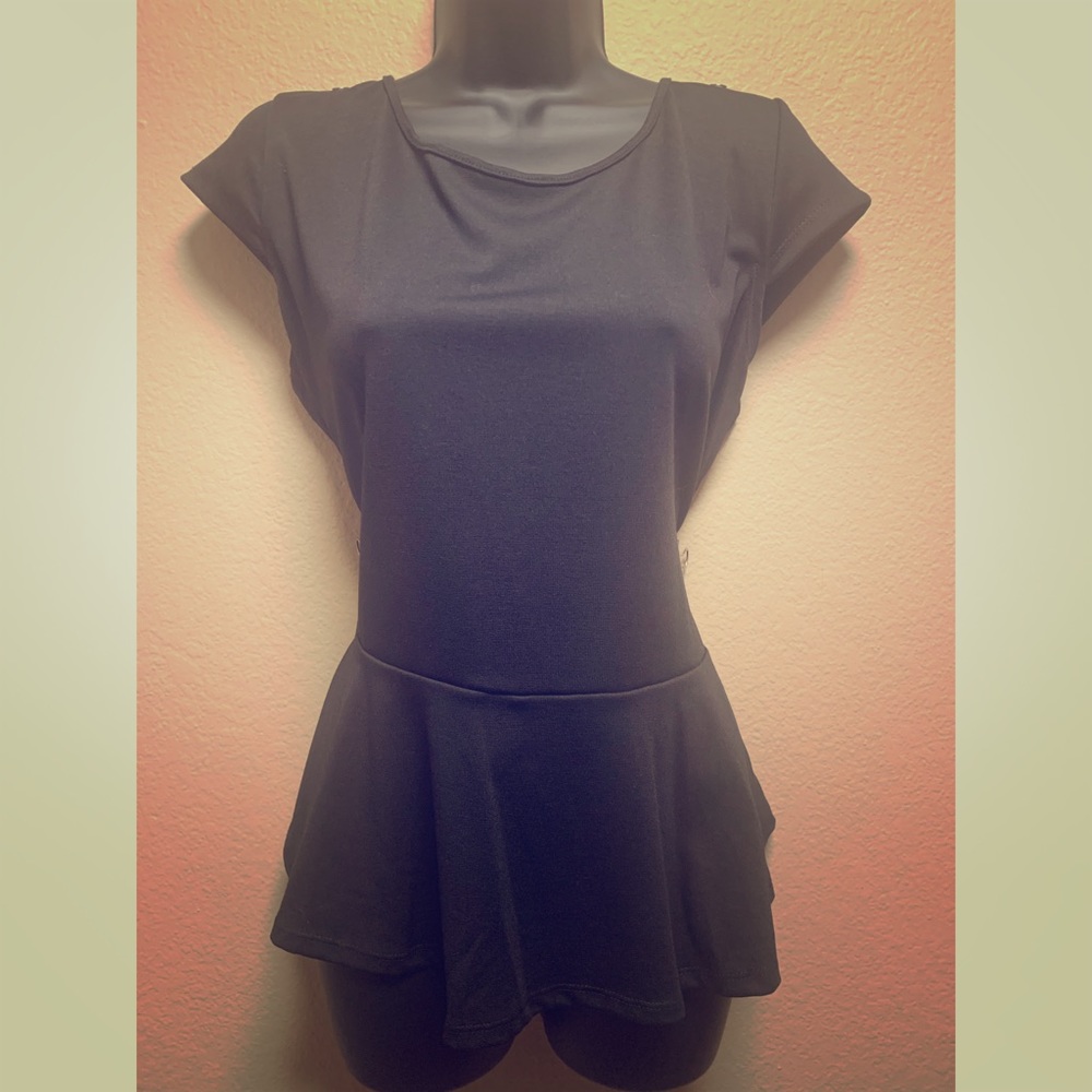 3 for $33🔥Black flowy short sleeve top Size 1X🖤